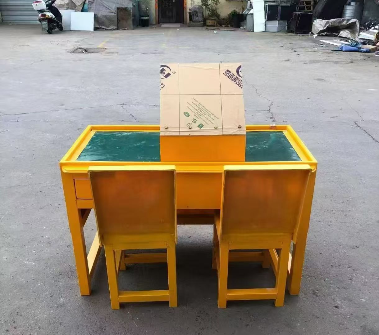 泾阳防静电导通桌井下煤矿火工品发放桌：危险品流转的安全守护者